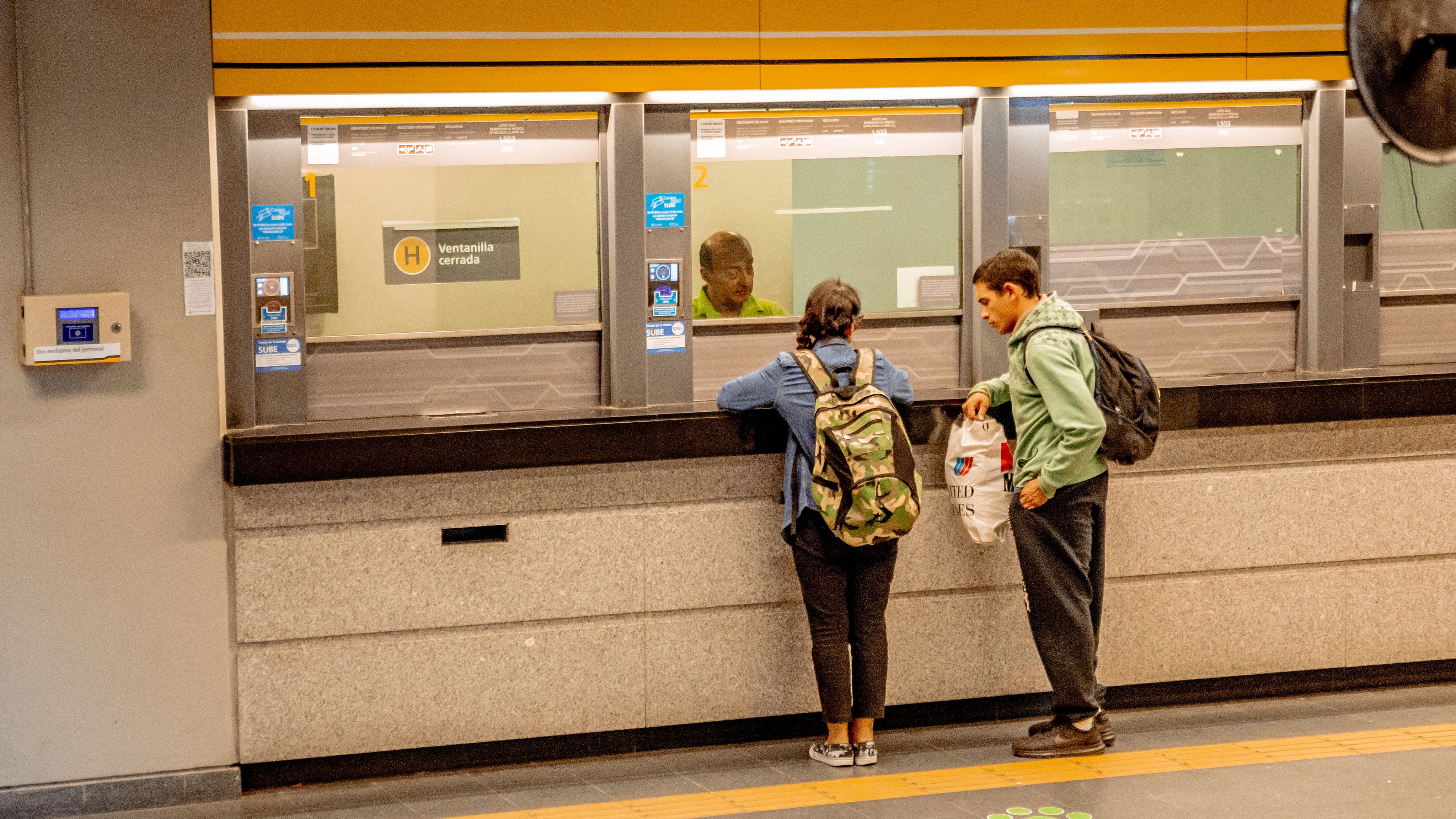 Transportation in Buenos Aires. Photos by Juan Ignacio Coda.