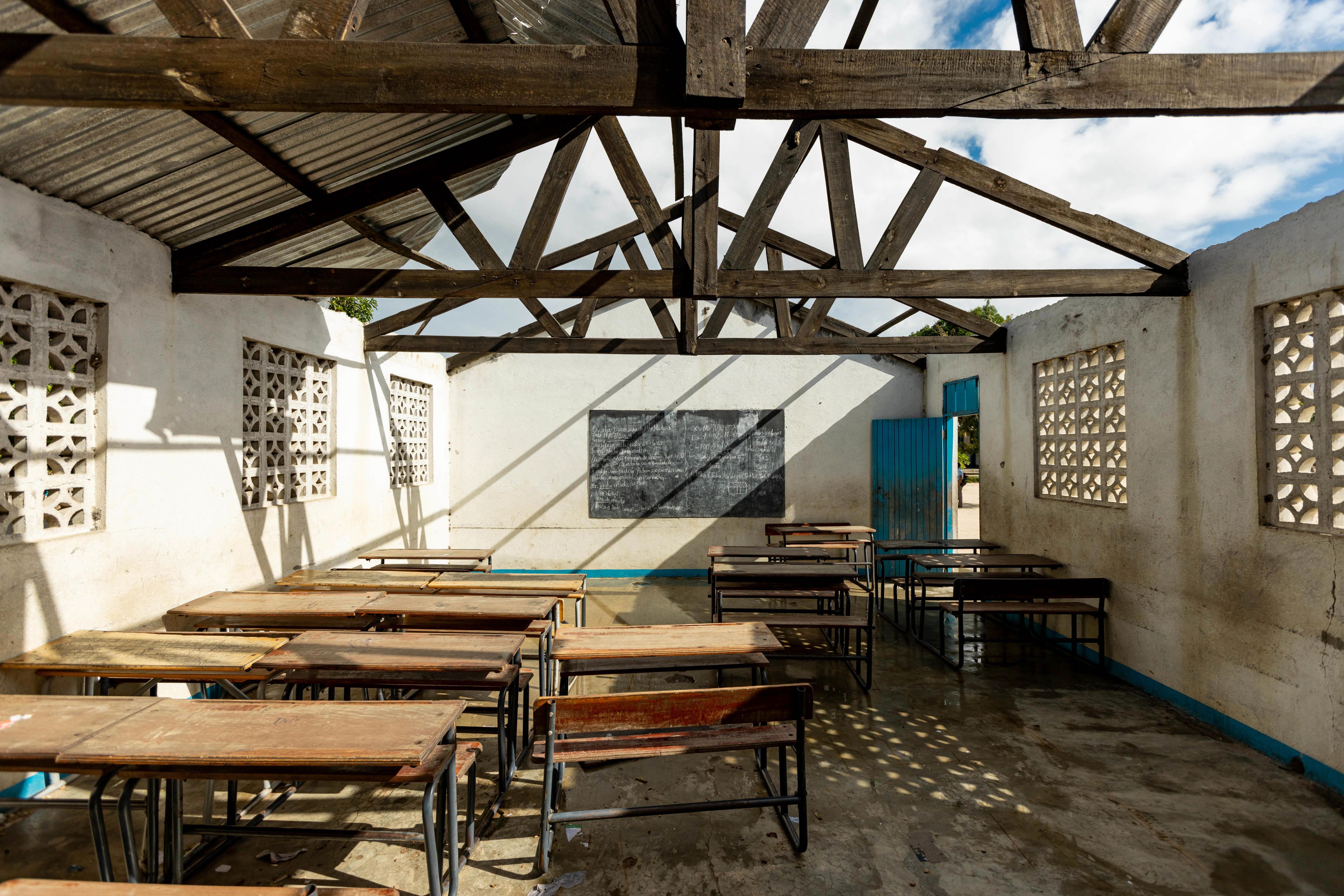 A glimpse inside an Alto Mutola Primary School classroom in Mozambique, which was affected by Cyclone Freddy, revealing extensive roof damage caused by the cyclone's powerful winds. Source: GPE